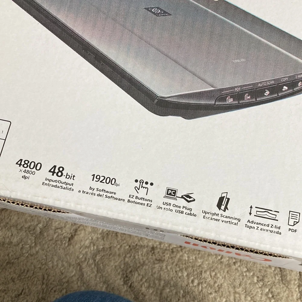 CANON CanoScan LiDE 210 with box